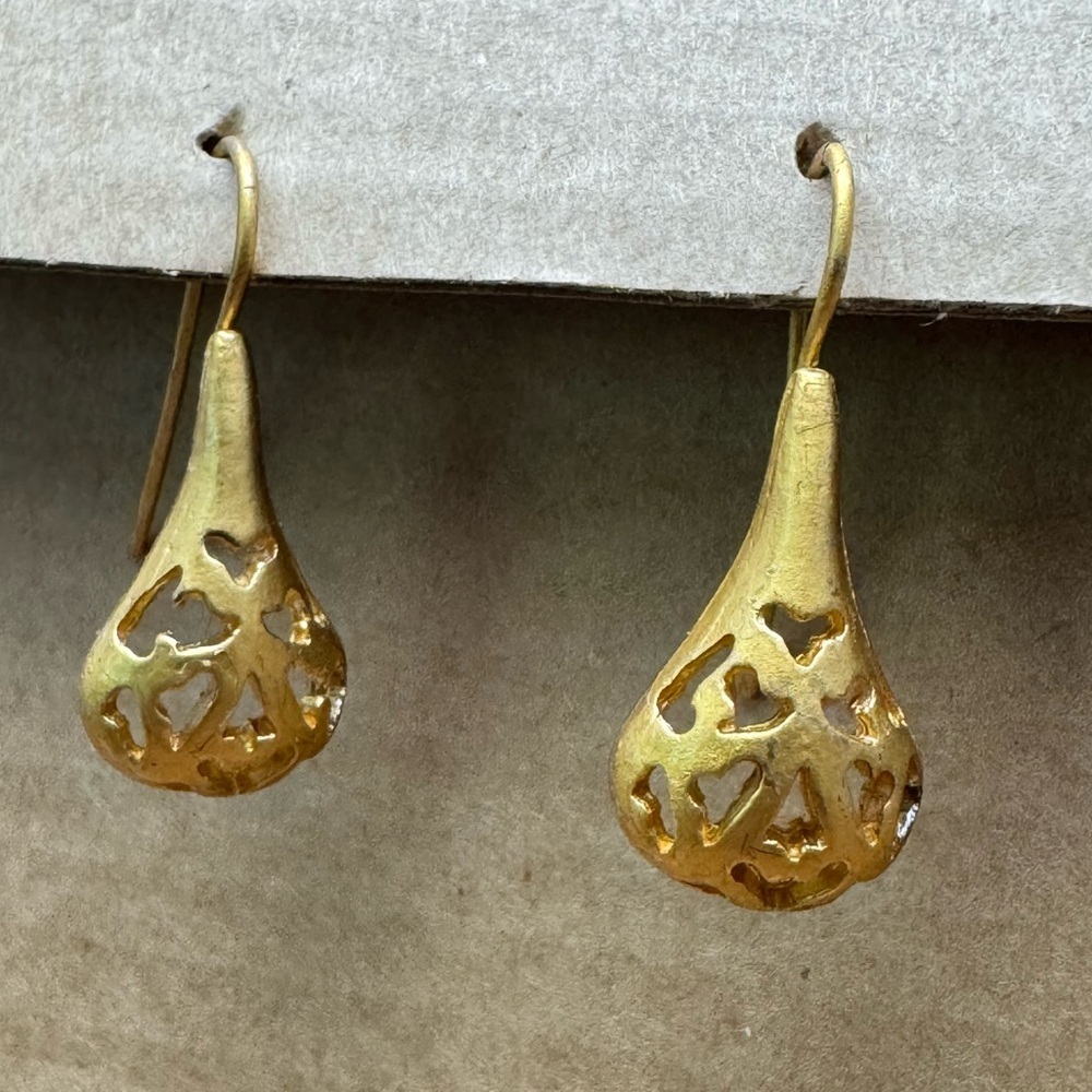 Gold Teardrop hook Earrings